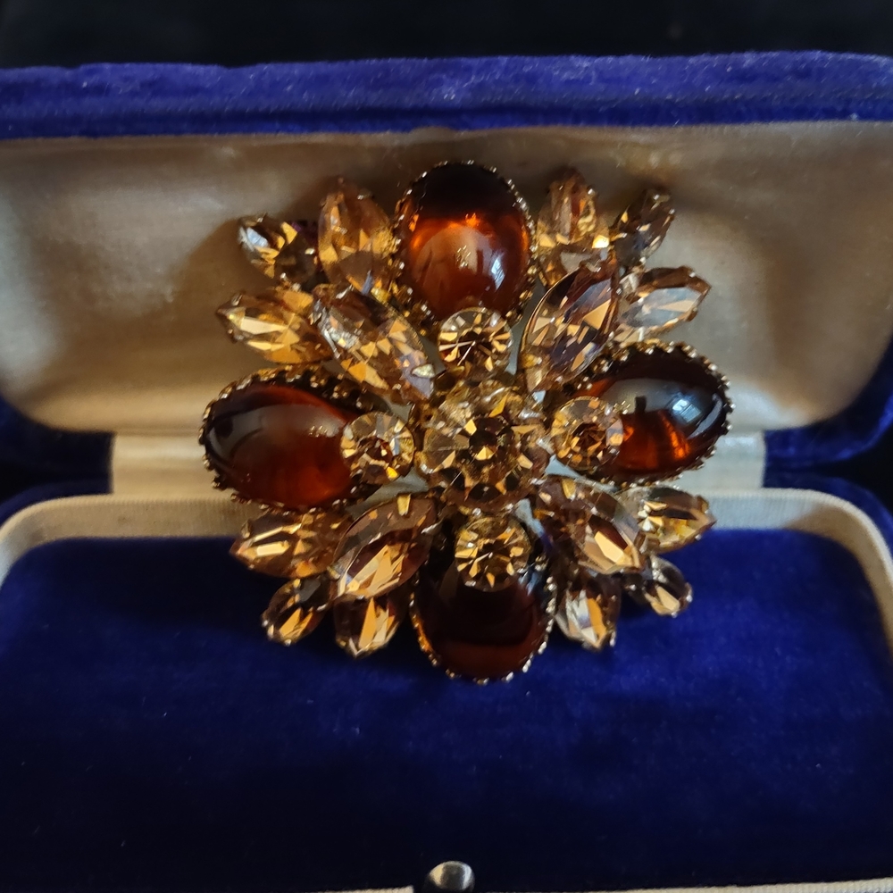 Regency Jewels Topaz Cabochon Brooch